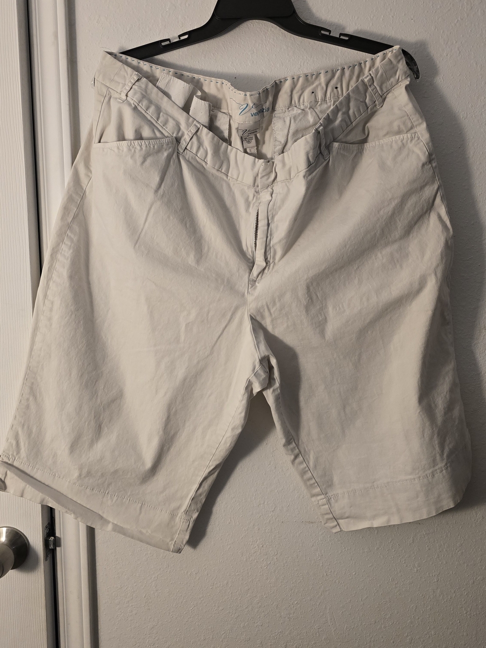 Venezia Cream Bermuda Shorts